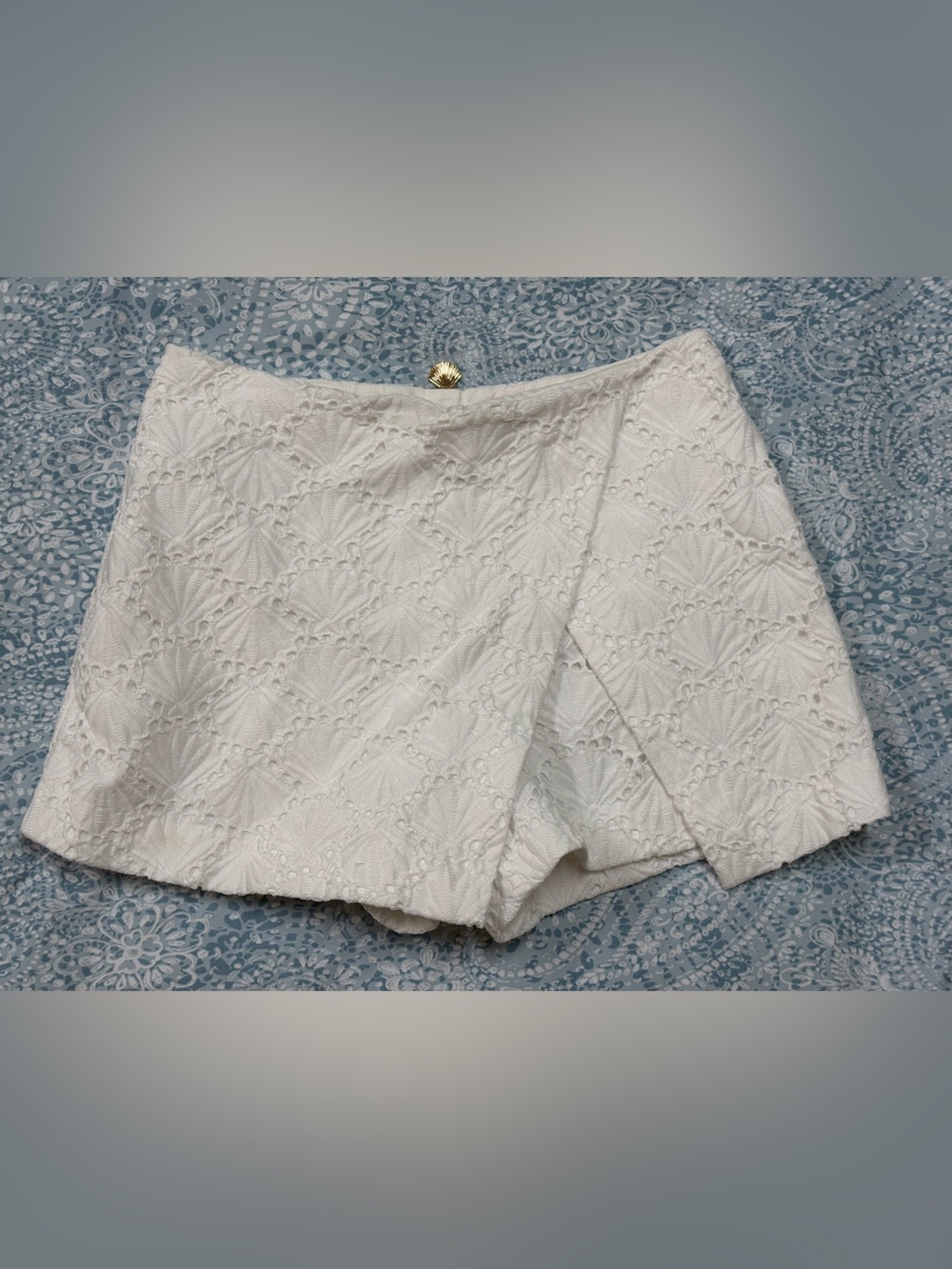 Lilly Pulitzer White Skirt with Pink Label Detail